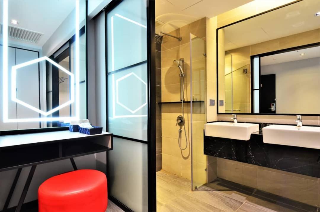 Red M101 By Oak Tree Apartemen Kuala Lumpur