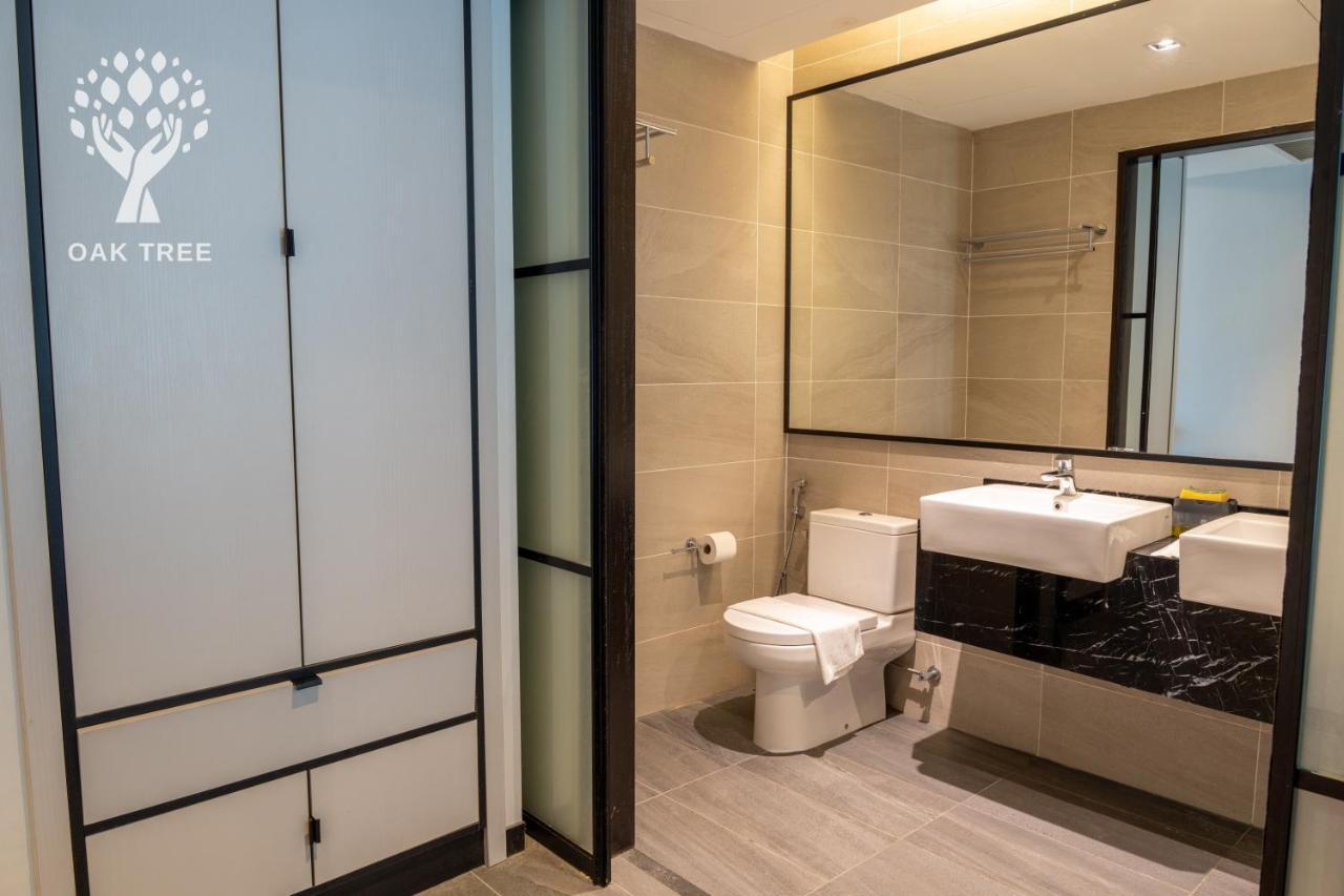 Red M101 By Oak Tree Apartemen