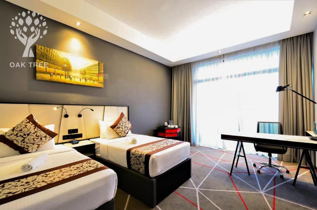 Red M101 By Oak Tree Apartemen