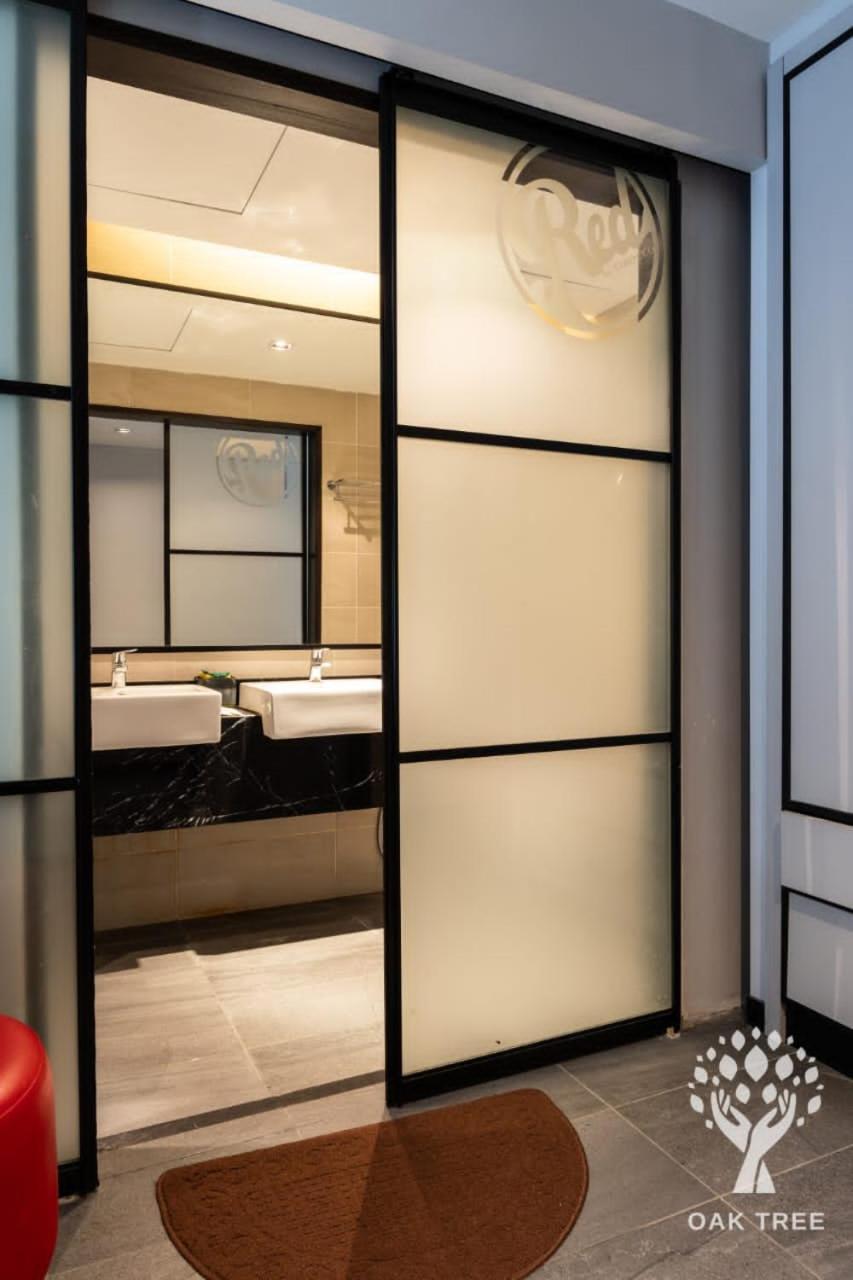 Red M101 By Oak Tree Apartemen *