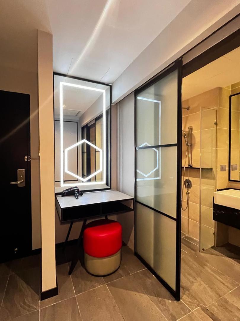 Red M101 By Oak Tree Apartemen Kuala Lumpur