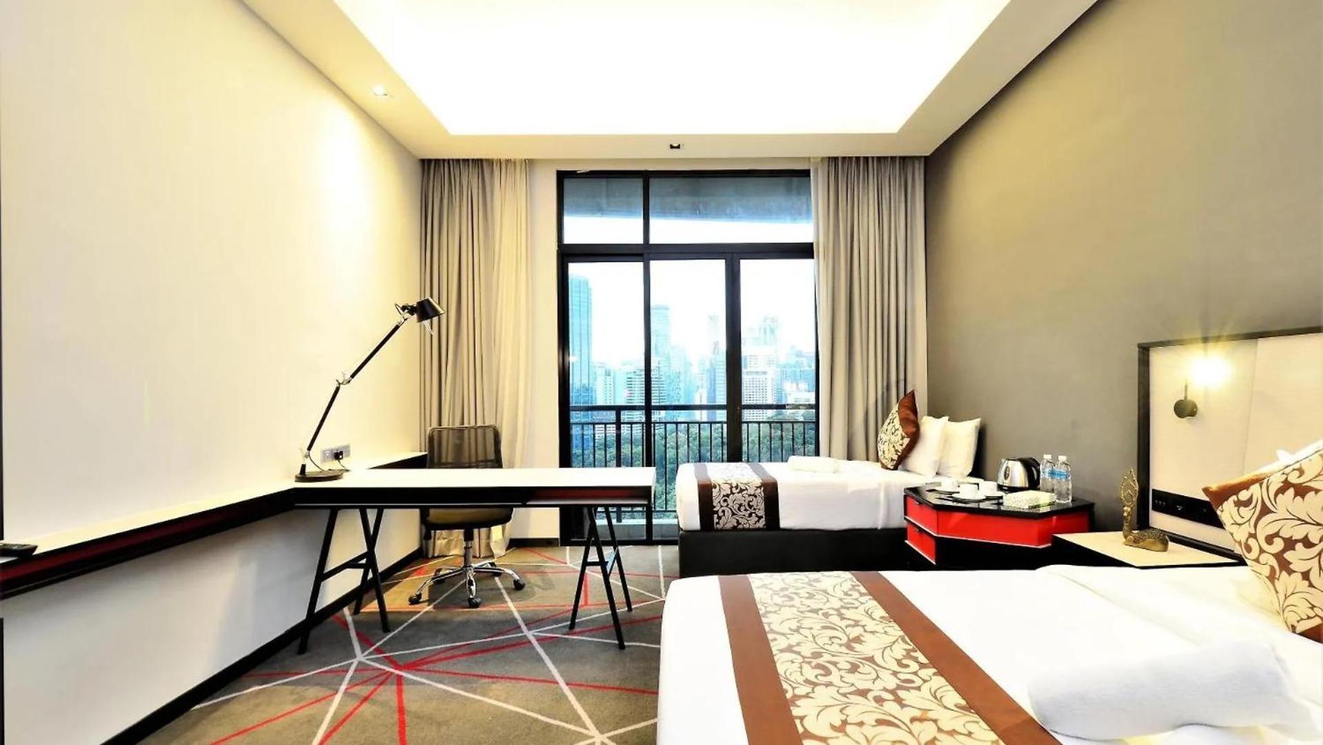 Red M101 By Oak Tree Apartemen *
