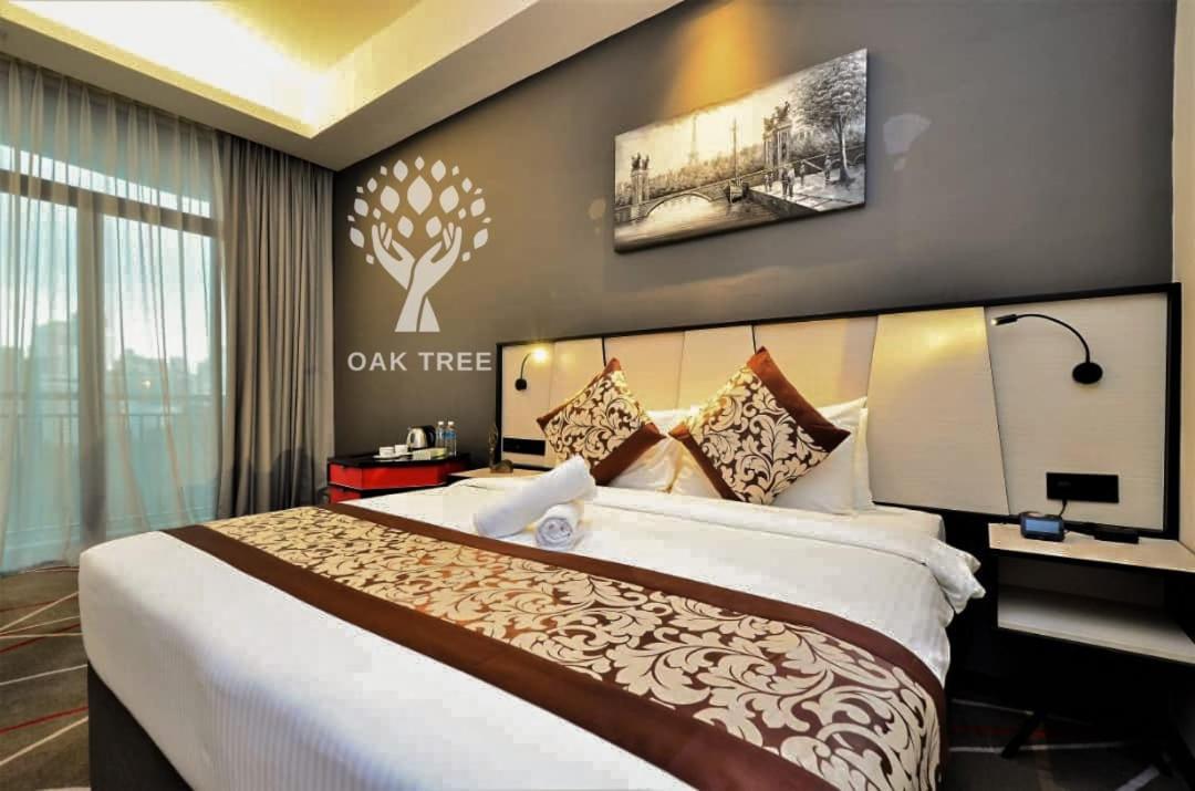 Red M101 By Oak Tree Pangsapuri *